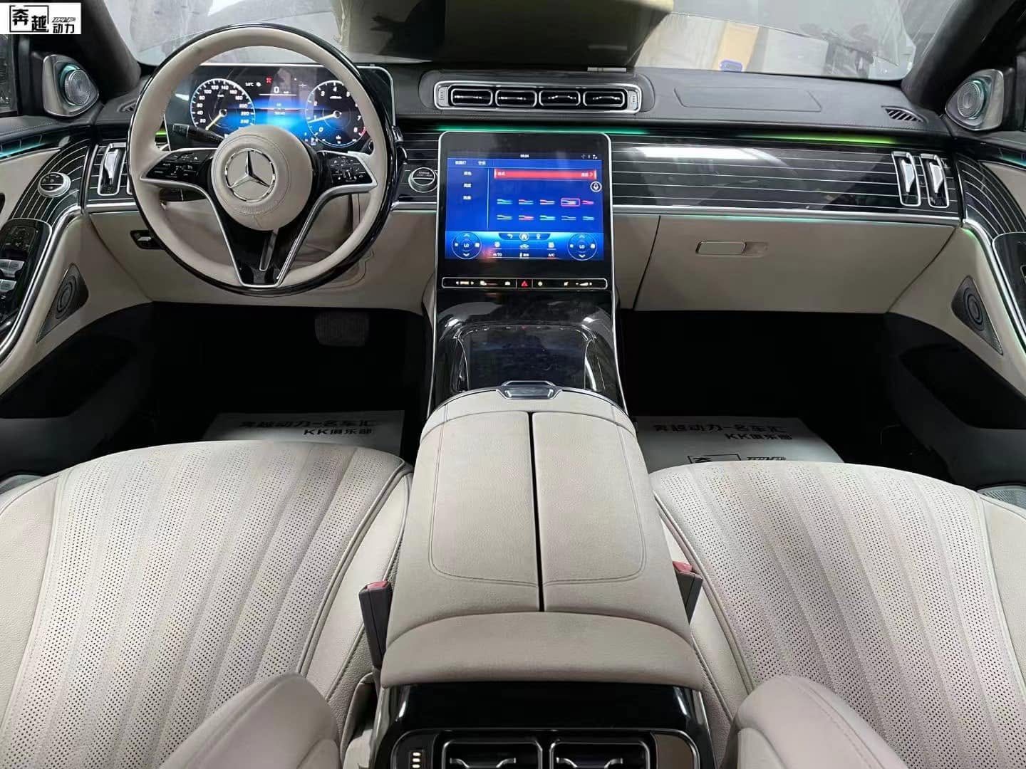 Độ ghế limousine để có khoang cabin trên xe đẳng cấp