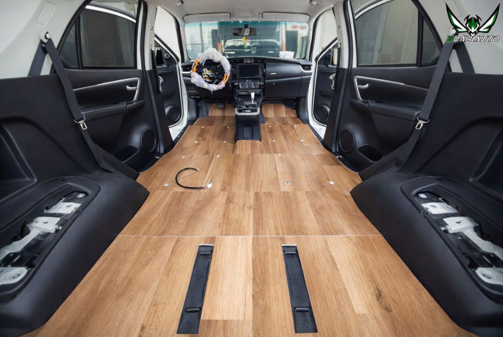 Độ sàn nhựa giả gỗ cho Toyota Fortuner