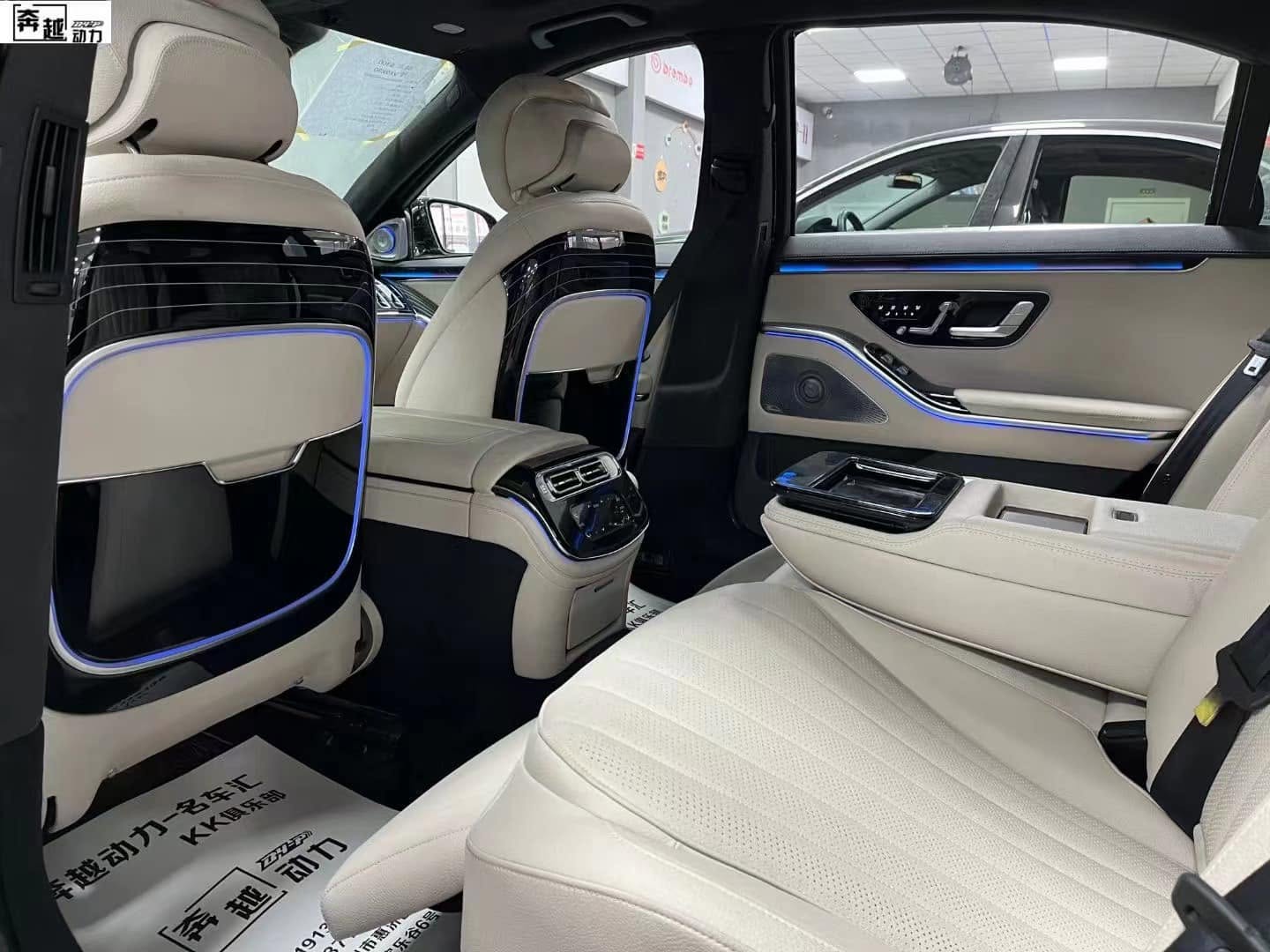 Định nghĩa lại sự thư thái trên mọi cung đường khi nâng cấp ghế limousine