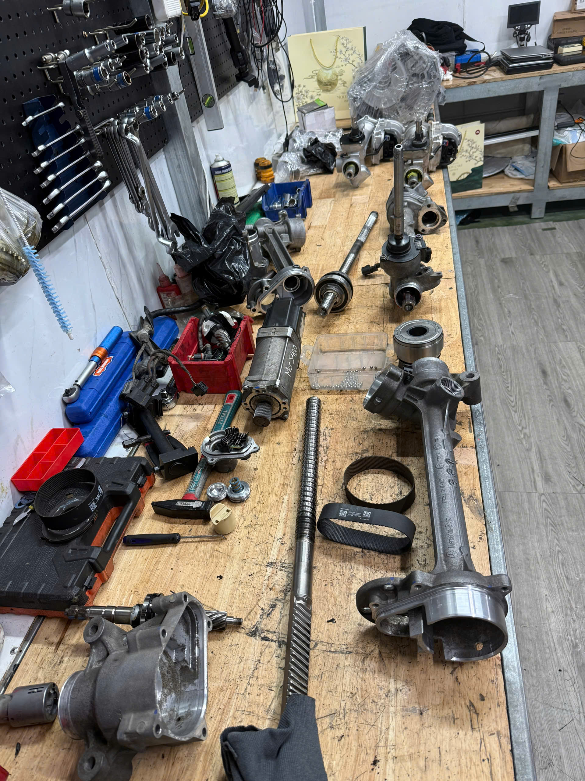 Dấu Hiệu Nhận Biết Mercedes Đang Gặp Lỗi Hệ Thống Phanh