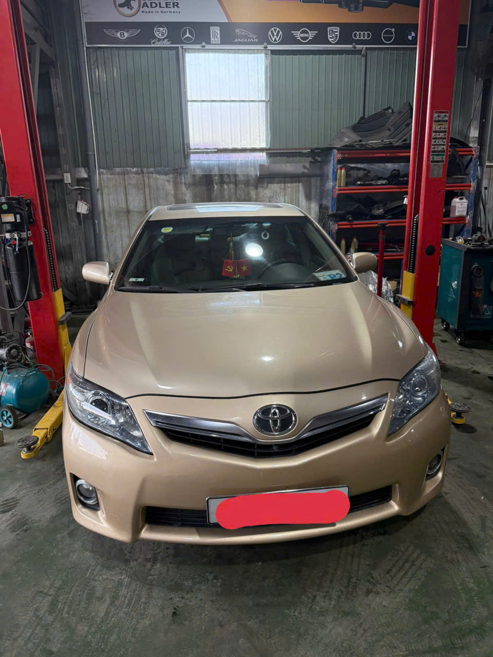 Sửa Xe Mercedes Khi Hệ Thống Phanh Báo Lỗi Tại H93 Workshop