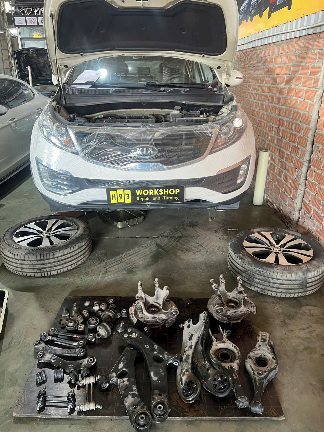 Dịch Vụ Sửa Xe Mercedes Uy Tín Tại H93 Workshop Cho Mọi Dòng Xe