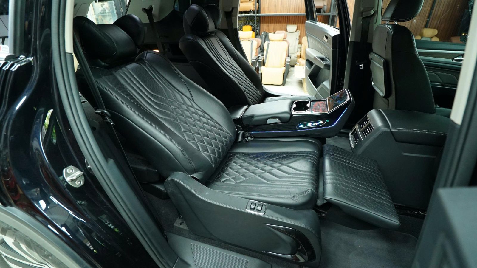 Độ ghế Limousine Canival thủ đức