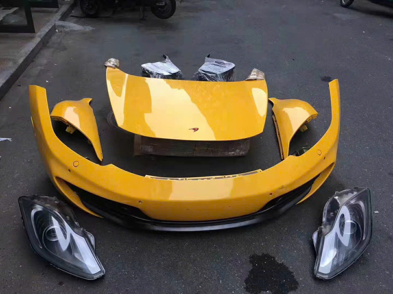 Độ bodykit McLaren thủ đức