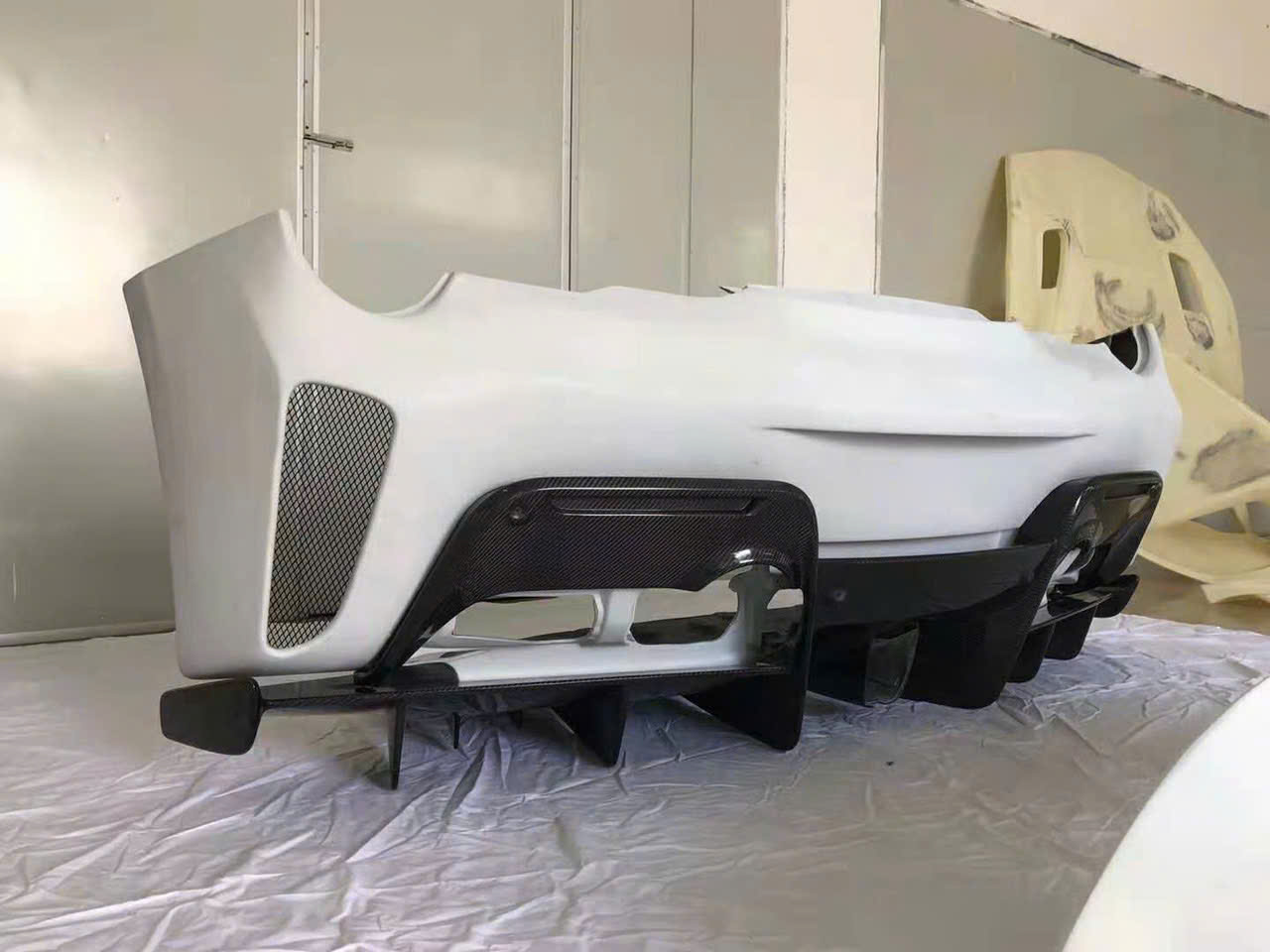 Độ bodykit McLaren thủ đức