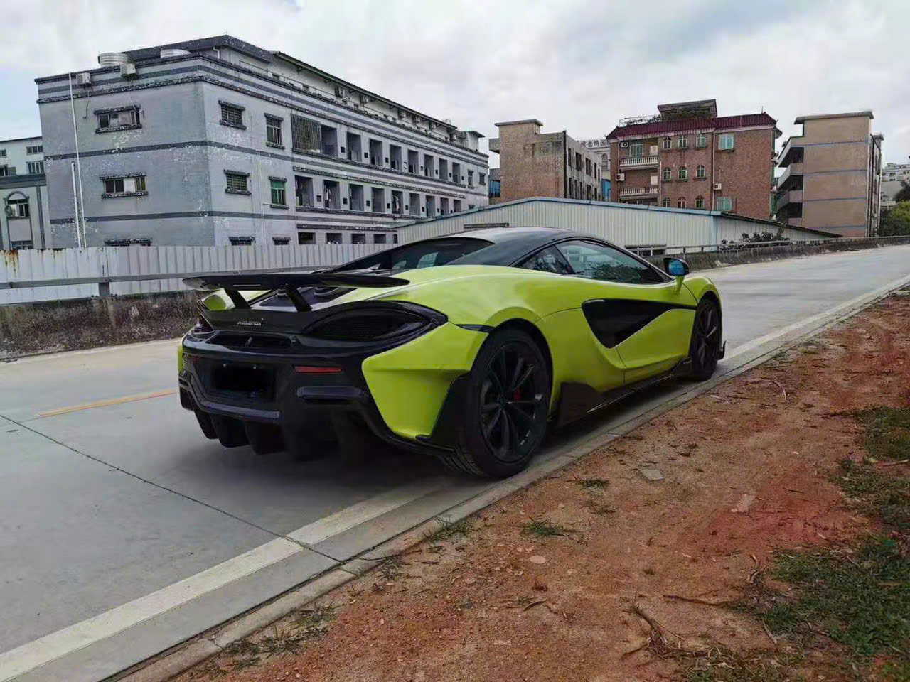 Độ bodykit McLaren thủ đức