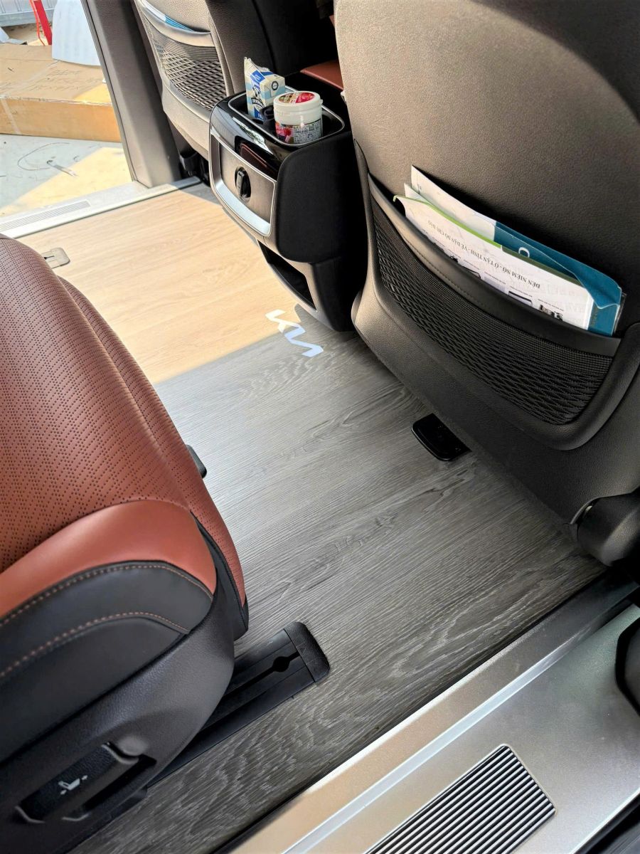 Độ sàn gỗ ô tô Limousine thủ đức